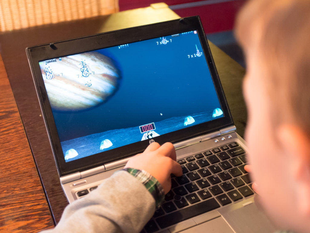 2015-09-28_19-02-12_23959